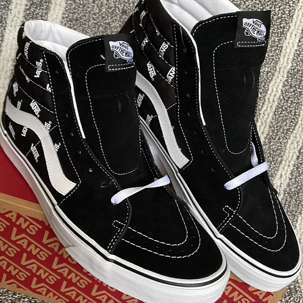 Vans Men’s Sk8-Hi Vans Black/True White Sneakers - Picture 7 of 16